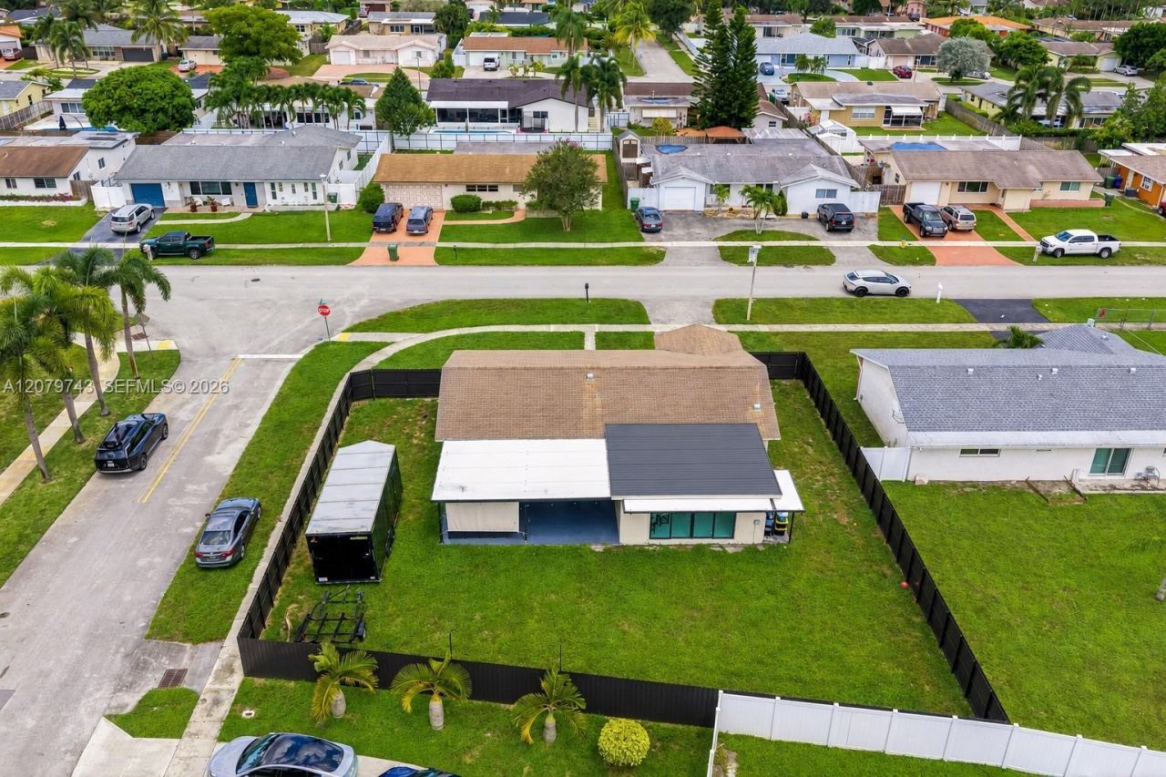 620 NW 98th Ave , Pembroke Pines, FL 33024 Photo