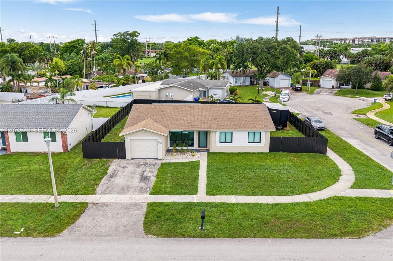 620 NW 98th Ave , Pembroke Pines, FL 33024 Photo