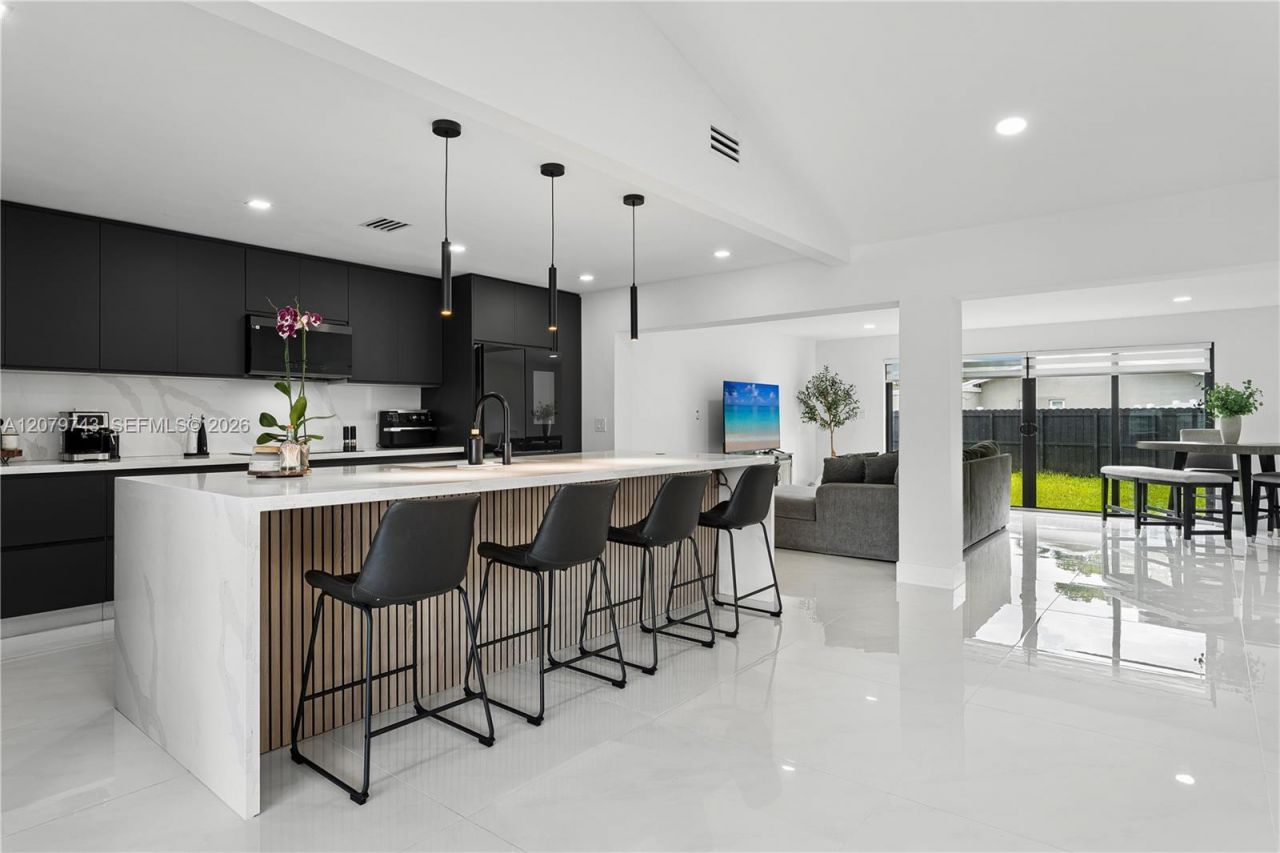 620 NW 98th Ave , Pembroke Pines, FL 33024 Photo