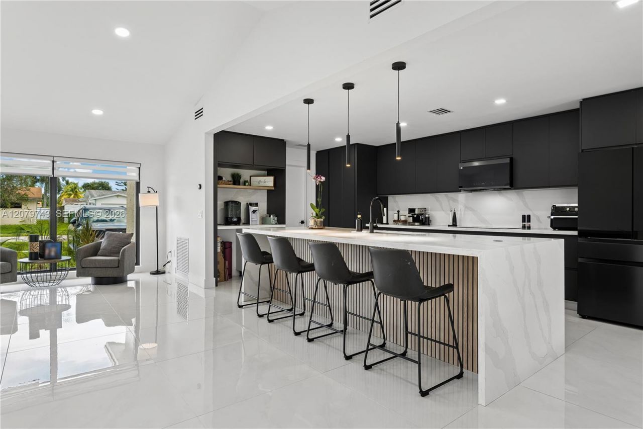 620 NW 98th Ave , Pembroke Pines, FL 33024 Photo