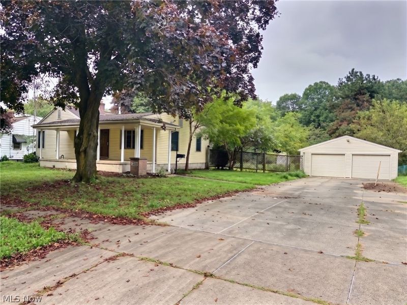 888 Danmead Avenue, Akron, OH 44305 Photo 1