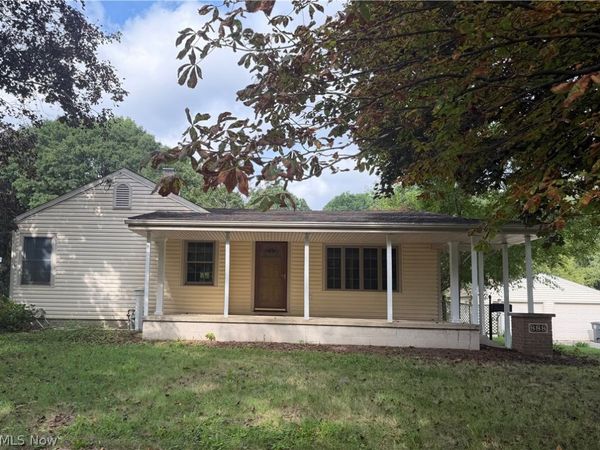 888 Danmead Avenue , Akron, OH 44305