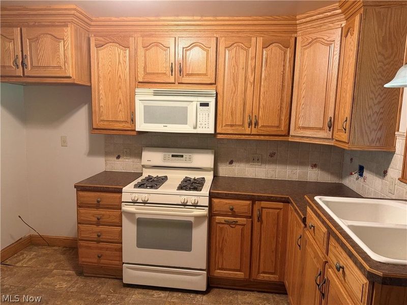 888 Danmead Avenue, Akron, OH 44305 Photo 7