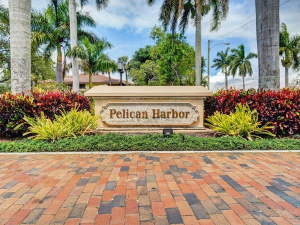 30 PELICAN POINTE Drive, Unit 201, Delray Beach, FL 33483