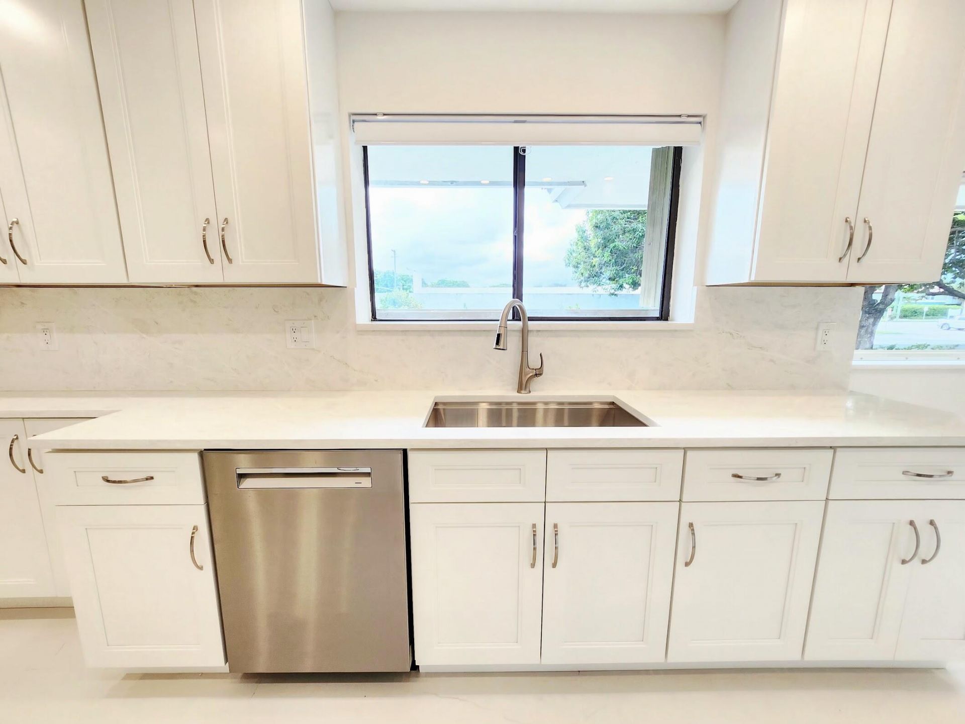 30 Pelican Pointe Drive, Unit 201, Delray Beach, FL 33483 Photo