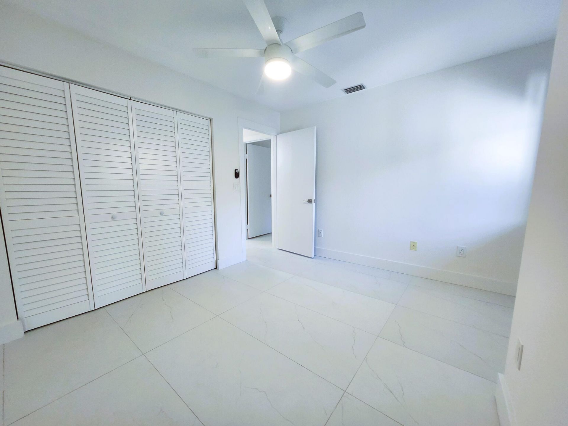 30 Pelican Pointe Drive, Unit 201, Delray Beach, FL 33483 Photo