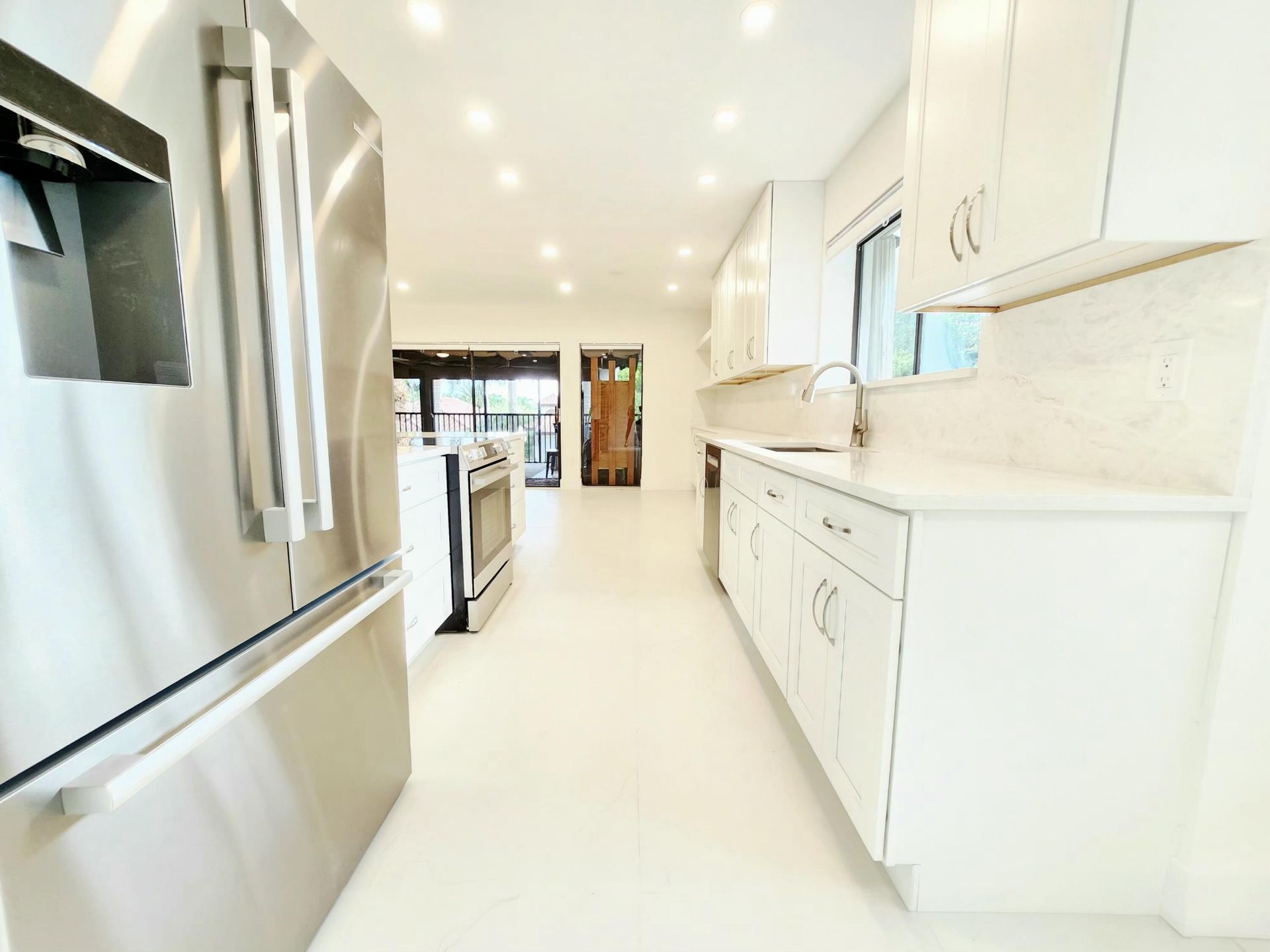 30 Pelican Pointe Drive, Unit 201, Delray Beach, FL 33483 Photo