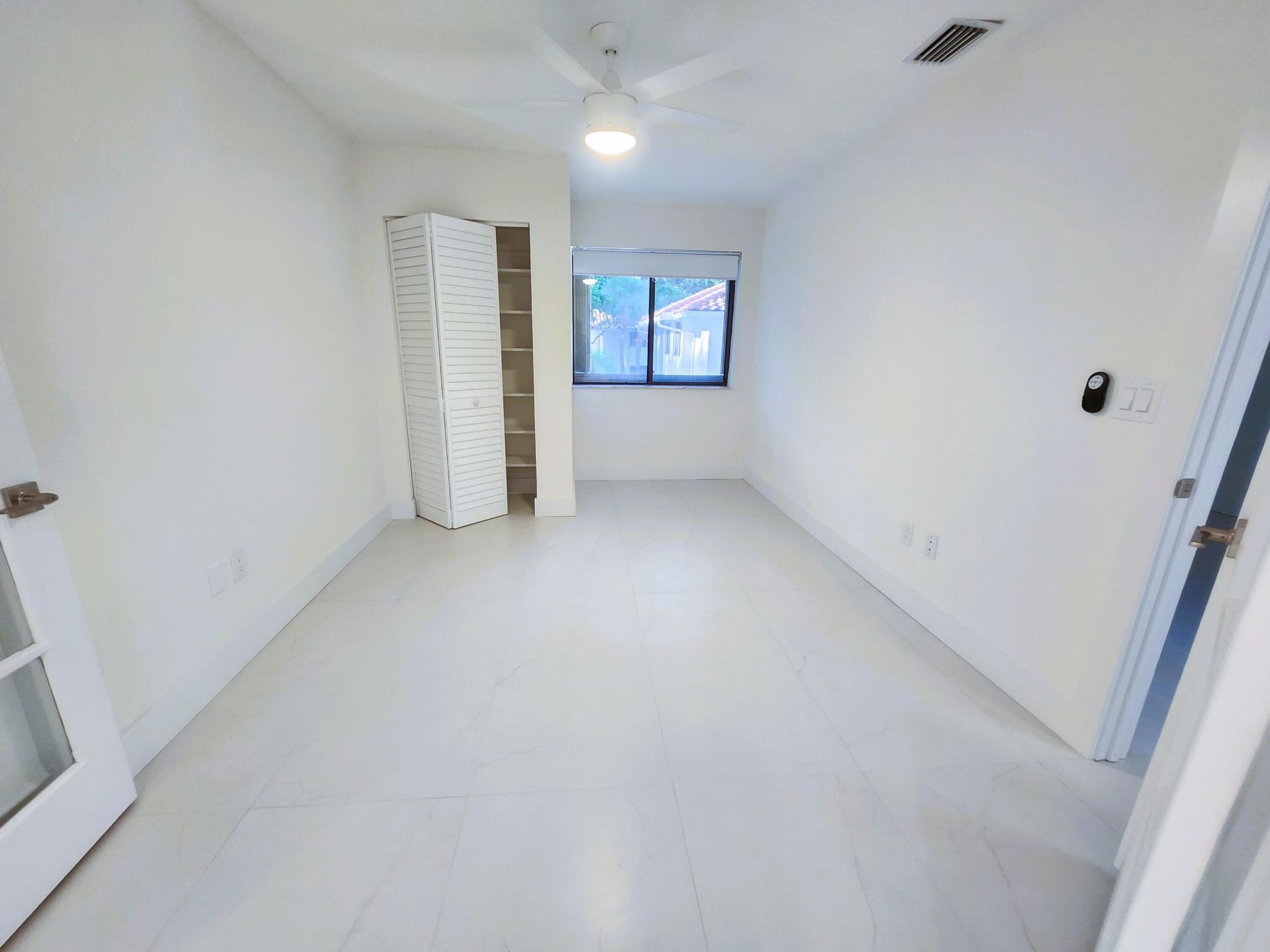 30 Pelican Pointe Drive, Unit 201, Delray Beach, FL 33483 Photo