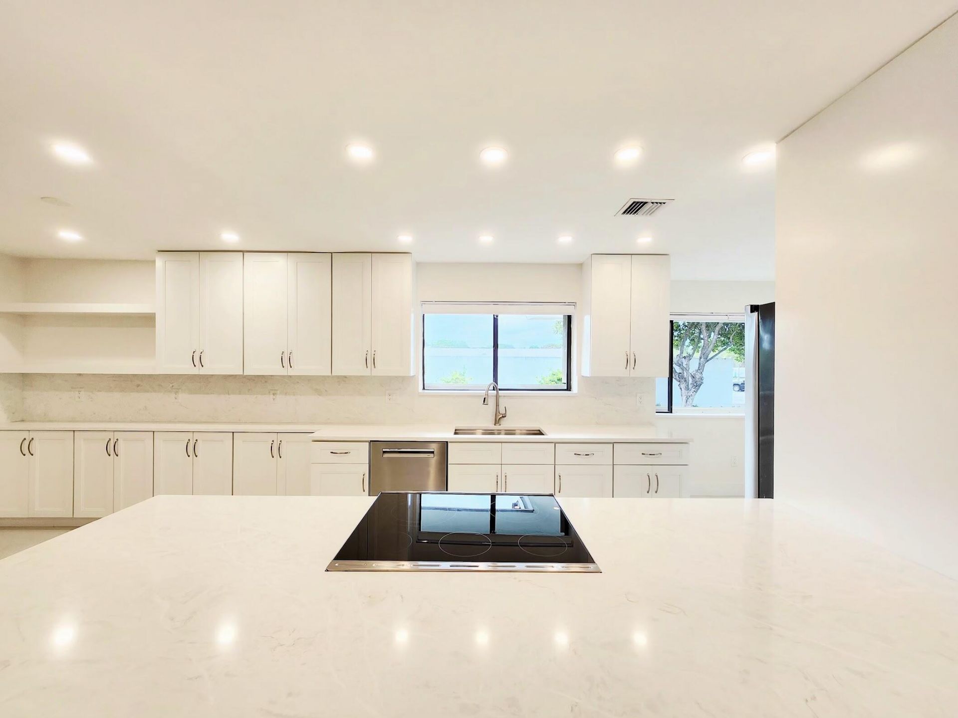 30 Pelican Pointe Drive, Unit 201, Delray Beach, FL 33483 Photo