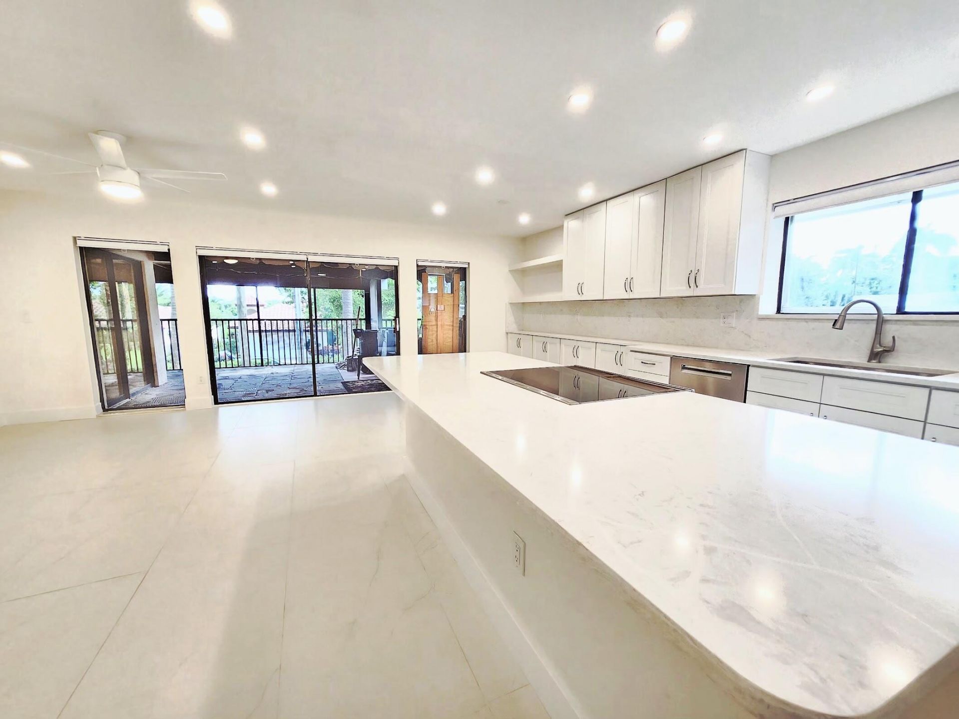30 Pelican Pointe Drive, Unit 201, Delray Beach, FL 33483 Photo