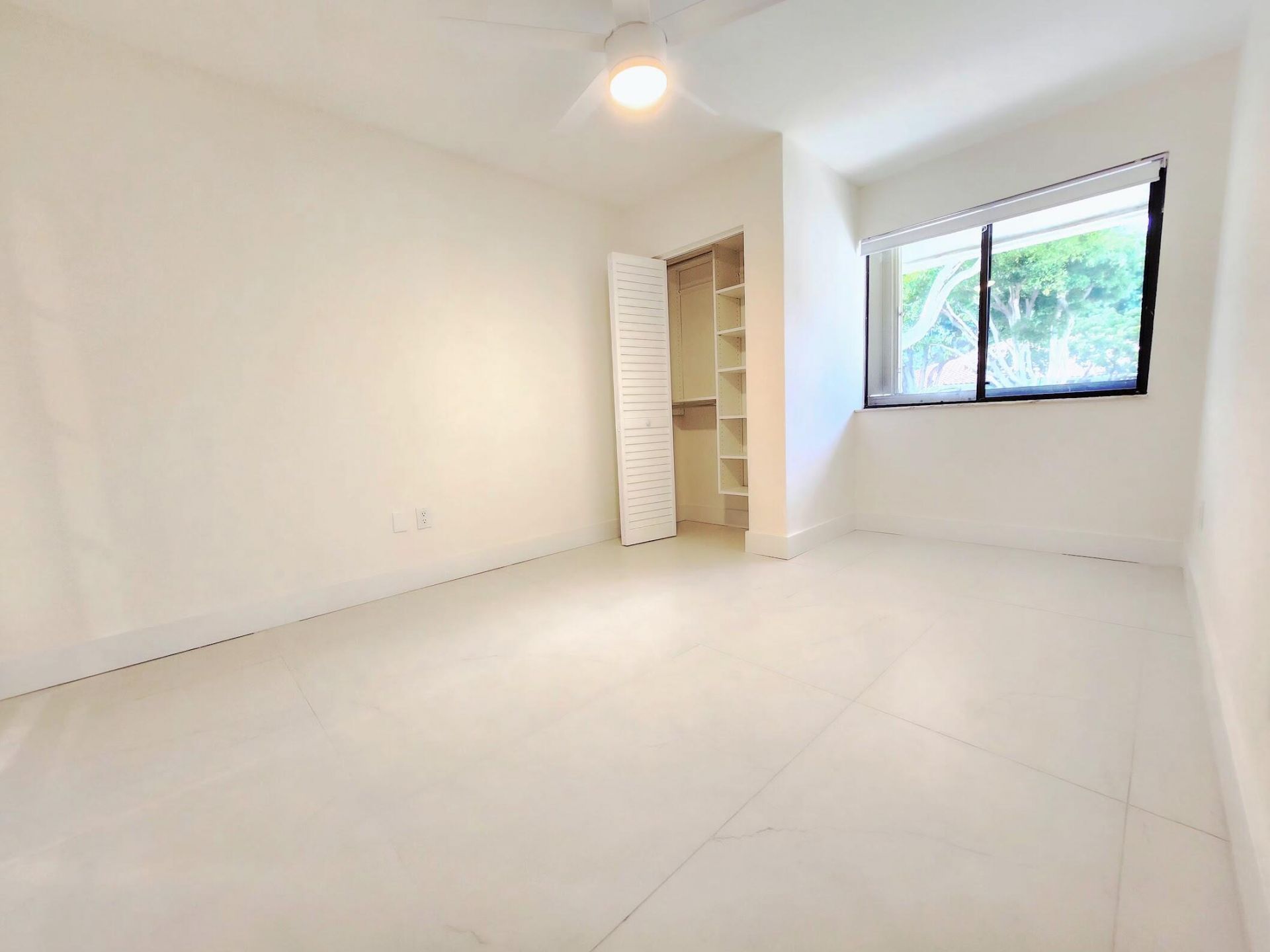 30 Pelican Pointe Drive, Unit 201, Delray Beach, FL 33483 Photo