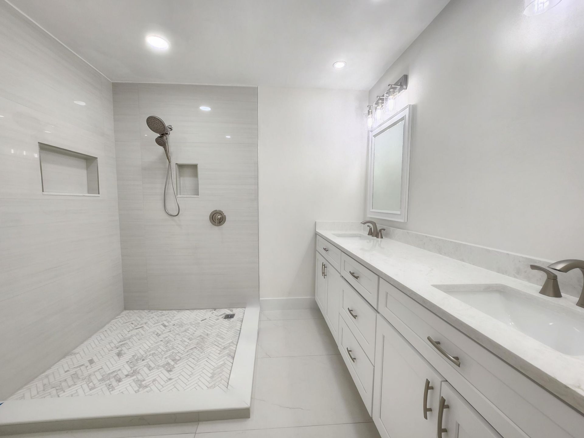 30 Pelican Pointe Drive, Unit 201, Delray Beach, FL 33483 Photo