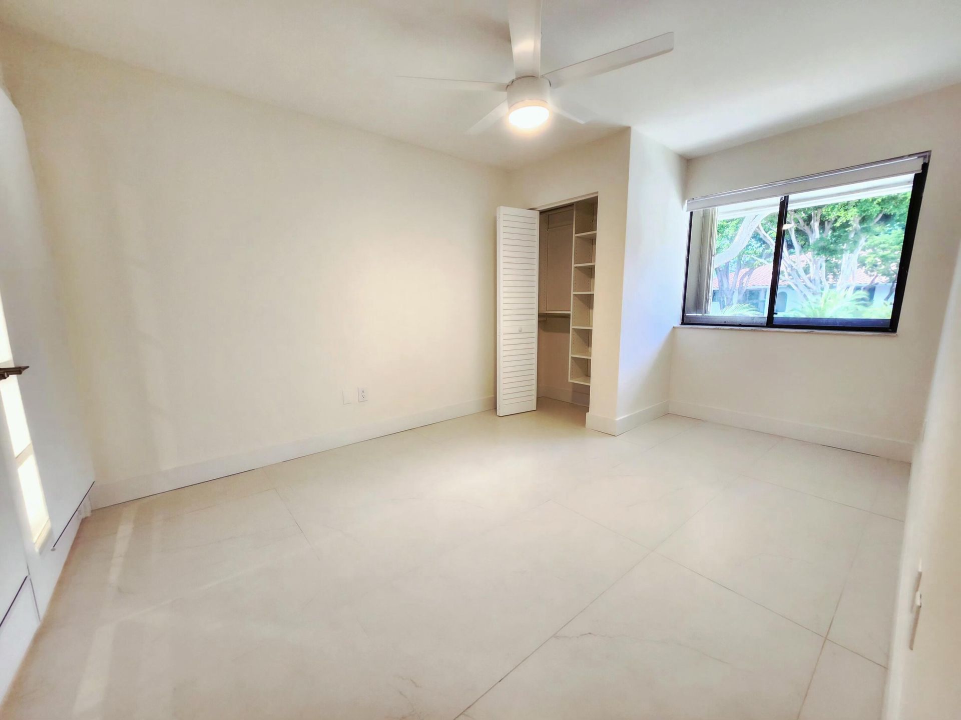 30 Pelican Pointe Drive, Unit 201, Delray Beach, FL 33483 Photo