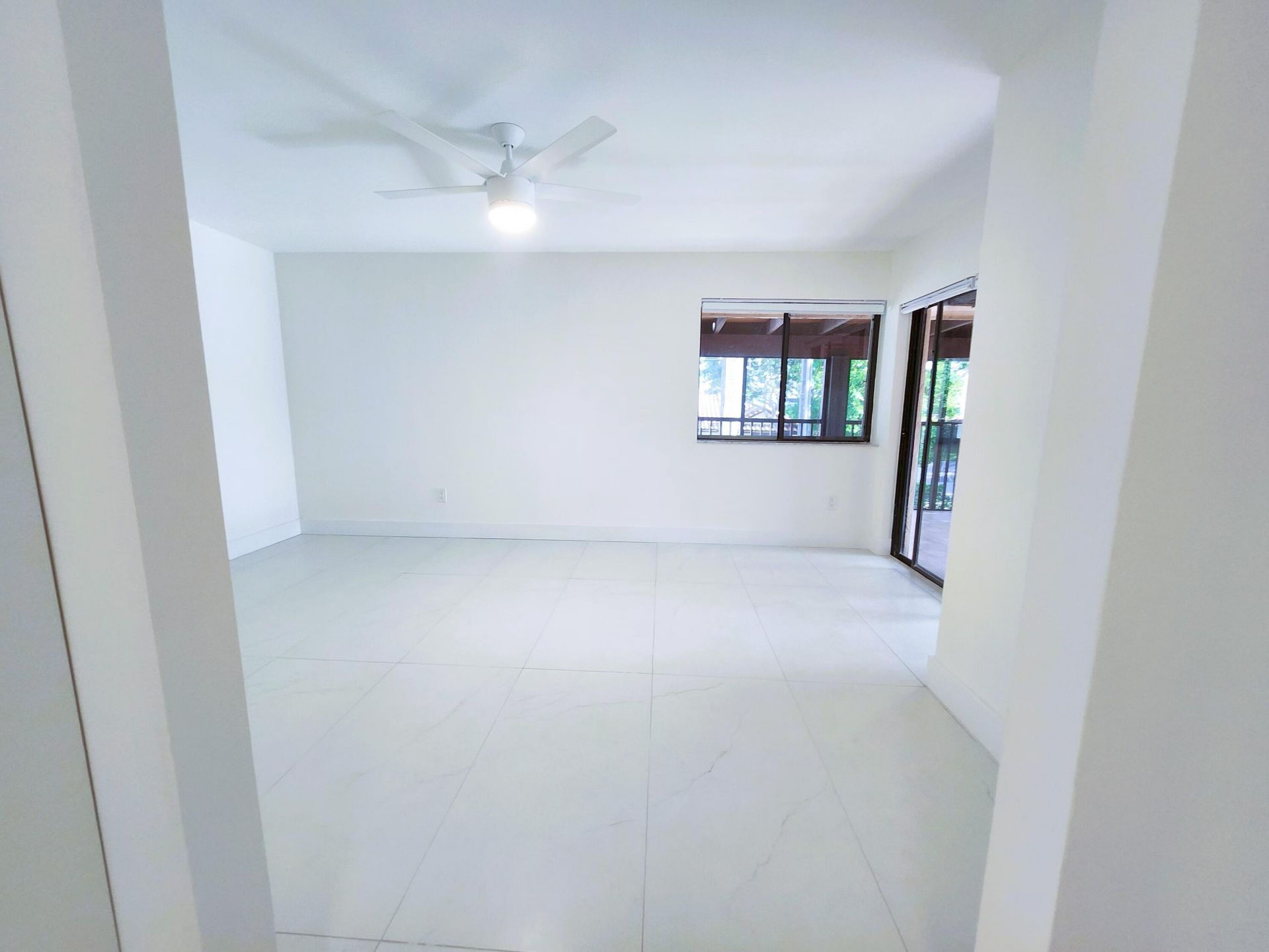 30 Pelican Pointe Drive, Unit 201, Delray Beach, FL 33483 Photo