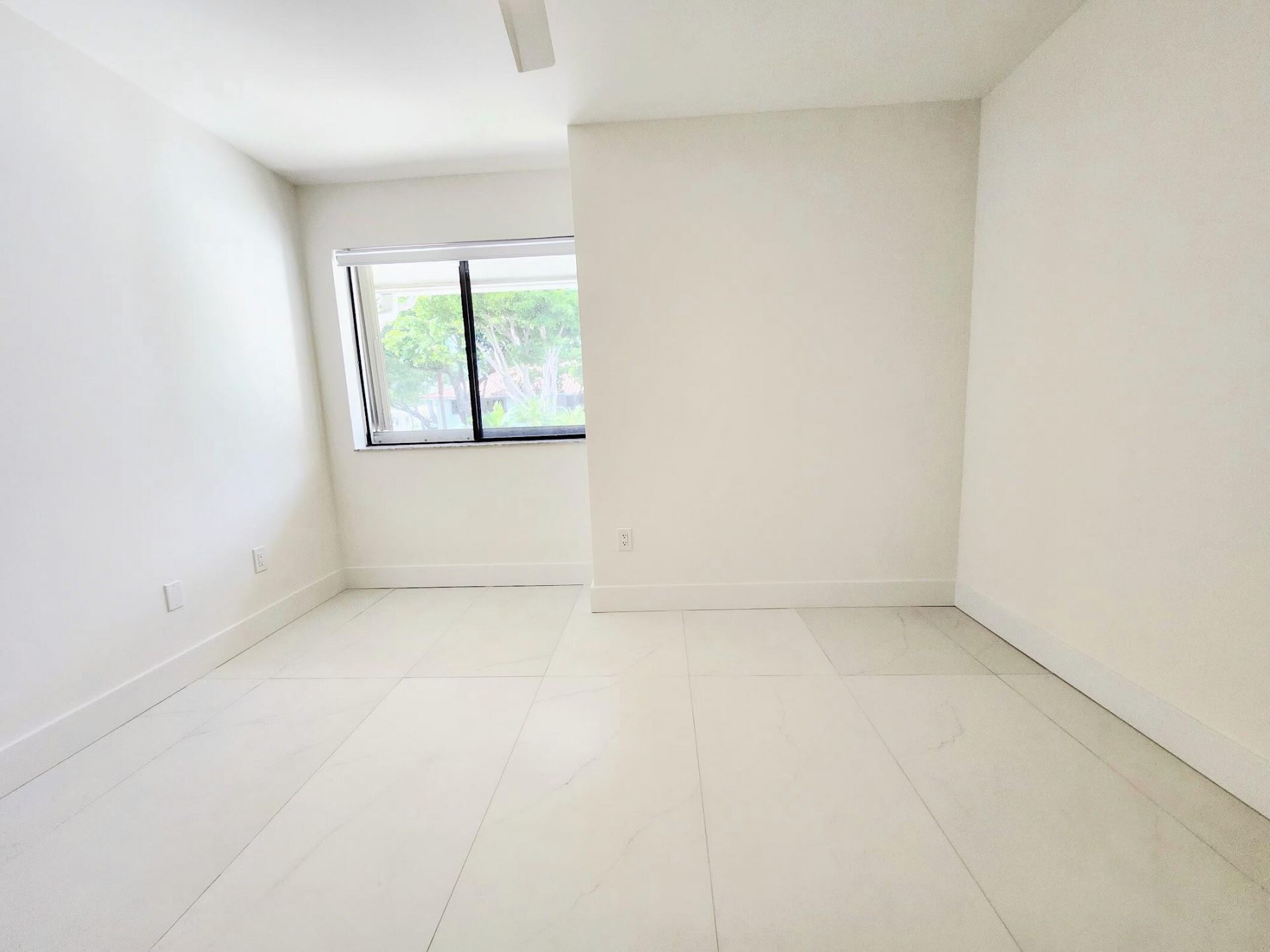 30 Pelican Pointe Drive, Unit 201, Delray Beach, FL 33483 Photo