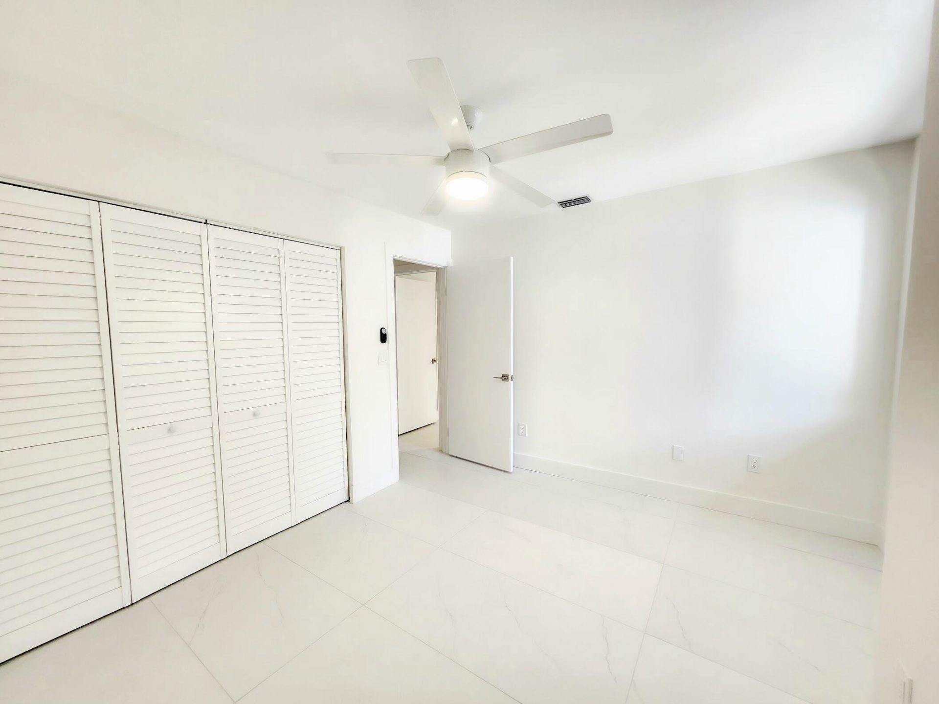 30 Pelican Pointe Drive, Unit 201, Delray Beach, FL 33483 Photo