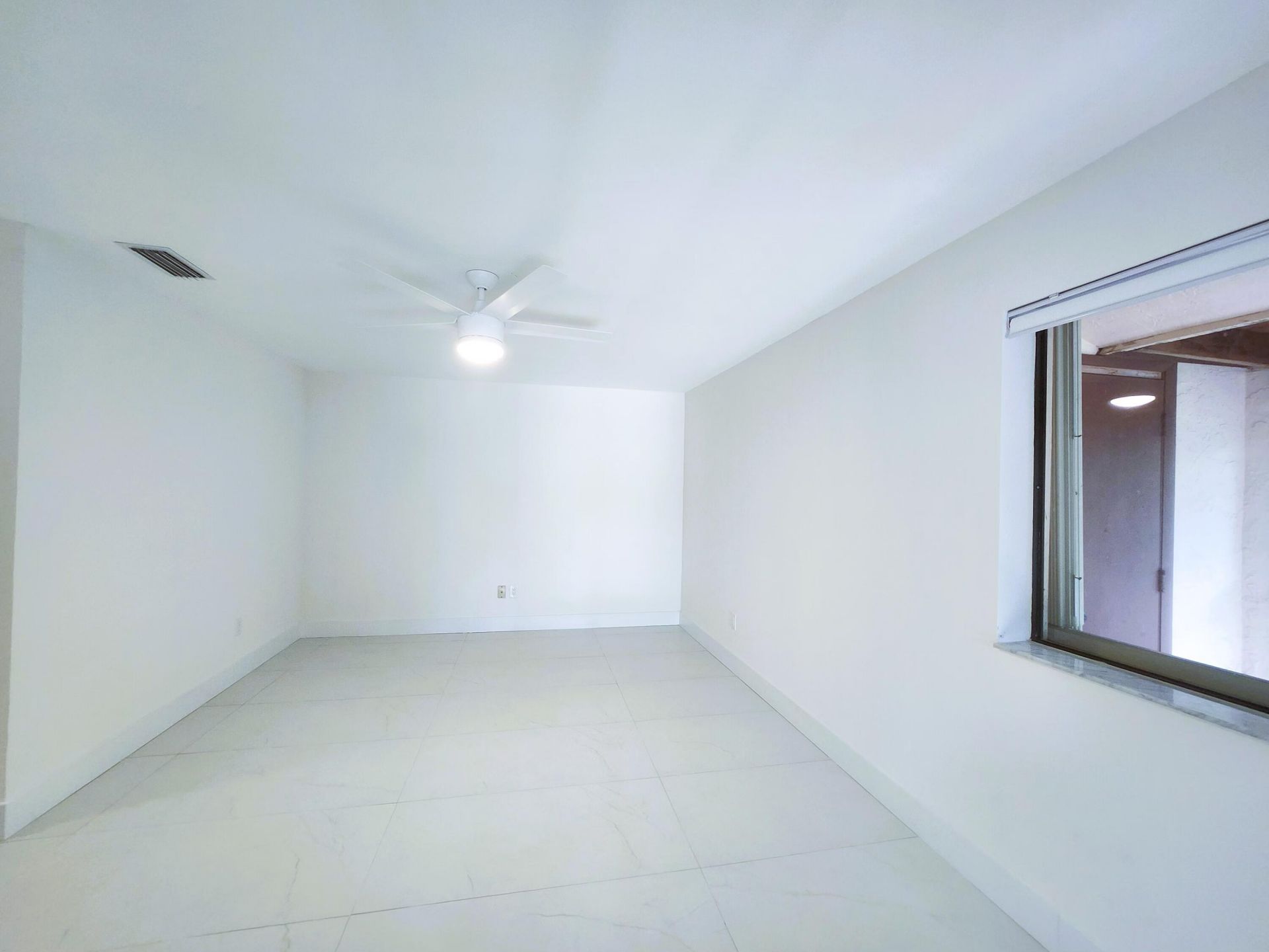 30 Pelican Pointe Drive, Unit 201, Delray Beach, FL 33483 Photo