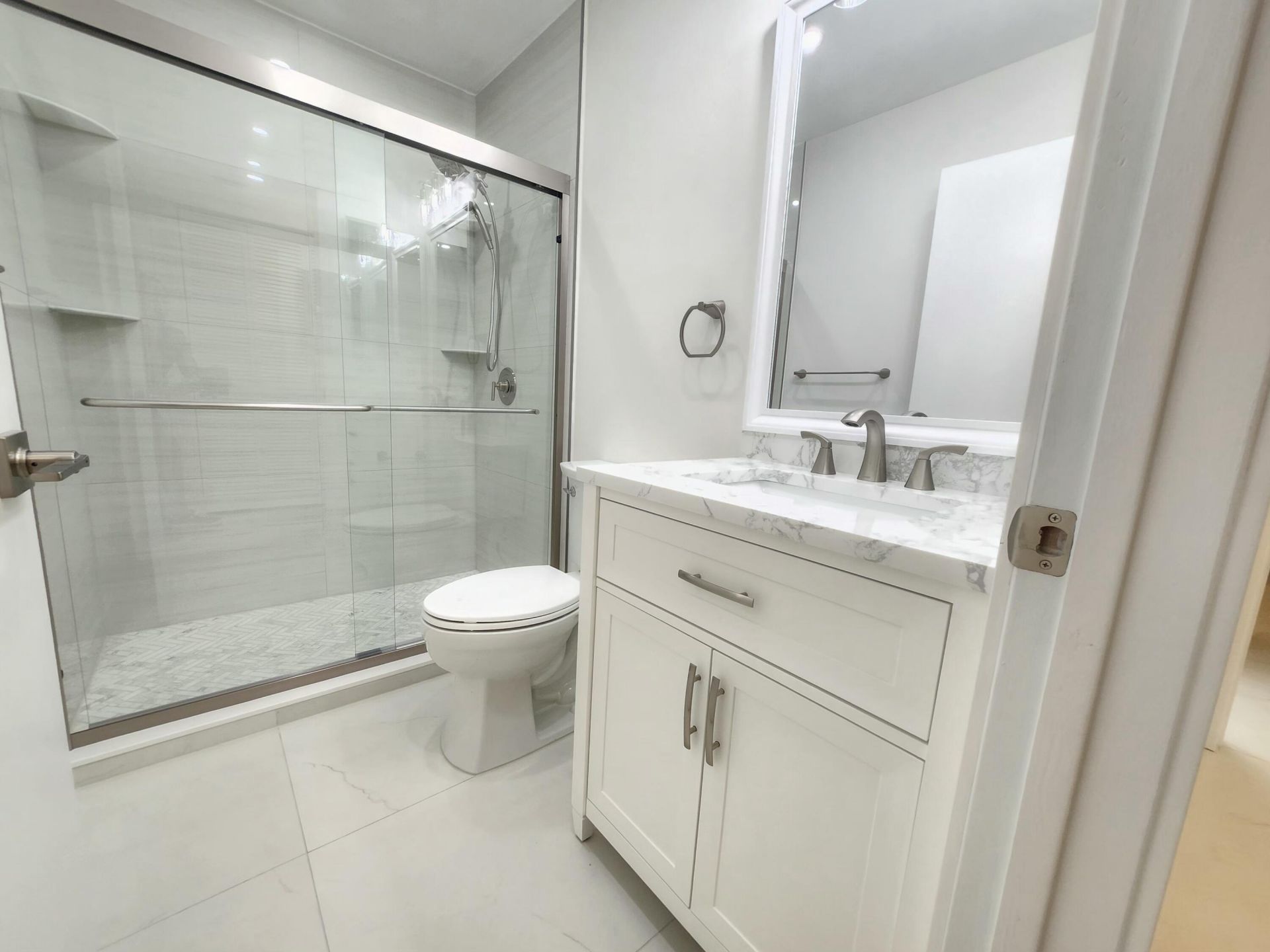 30 Pelican Pointe Drive, Unit 201, Delray Beach, FL 33483 Photo