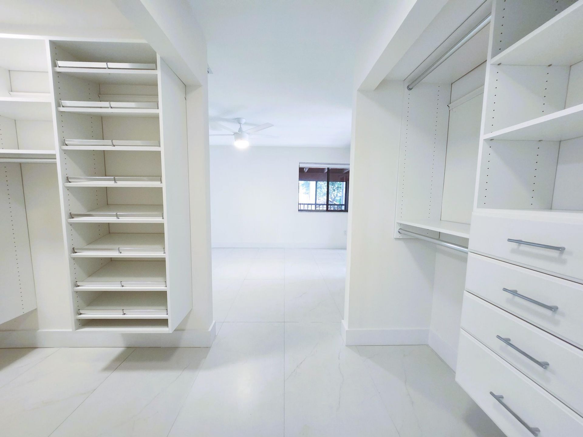 30 Pelican Pointe Drive, Unit 201, Delray Beach, FL 33483 Photo