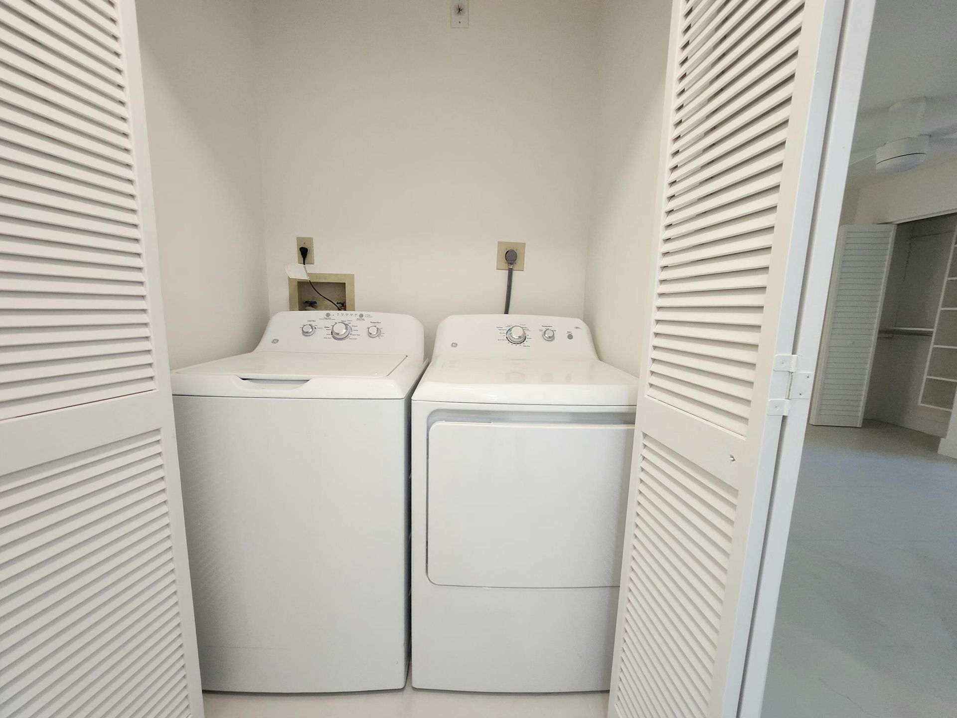 30 Pelican Pointe Drive, Unit 201, Delray Beach, FL 33483 Photo