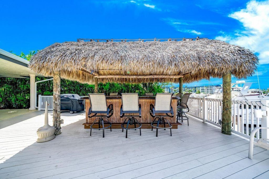 30 Pelican Pointe Drive, Unit 201, Delray Beach, FL 33483 Photo