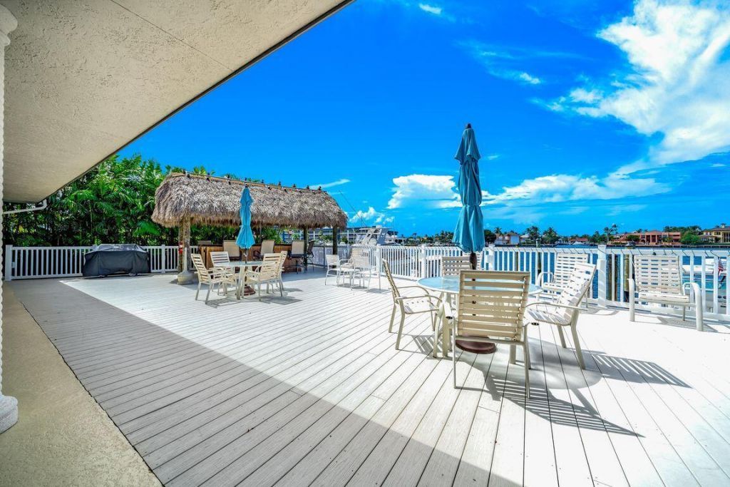 30 Pelican Pointe Drive, Unit 201, Delray Beach, FL 33483 Photo