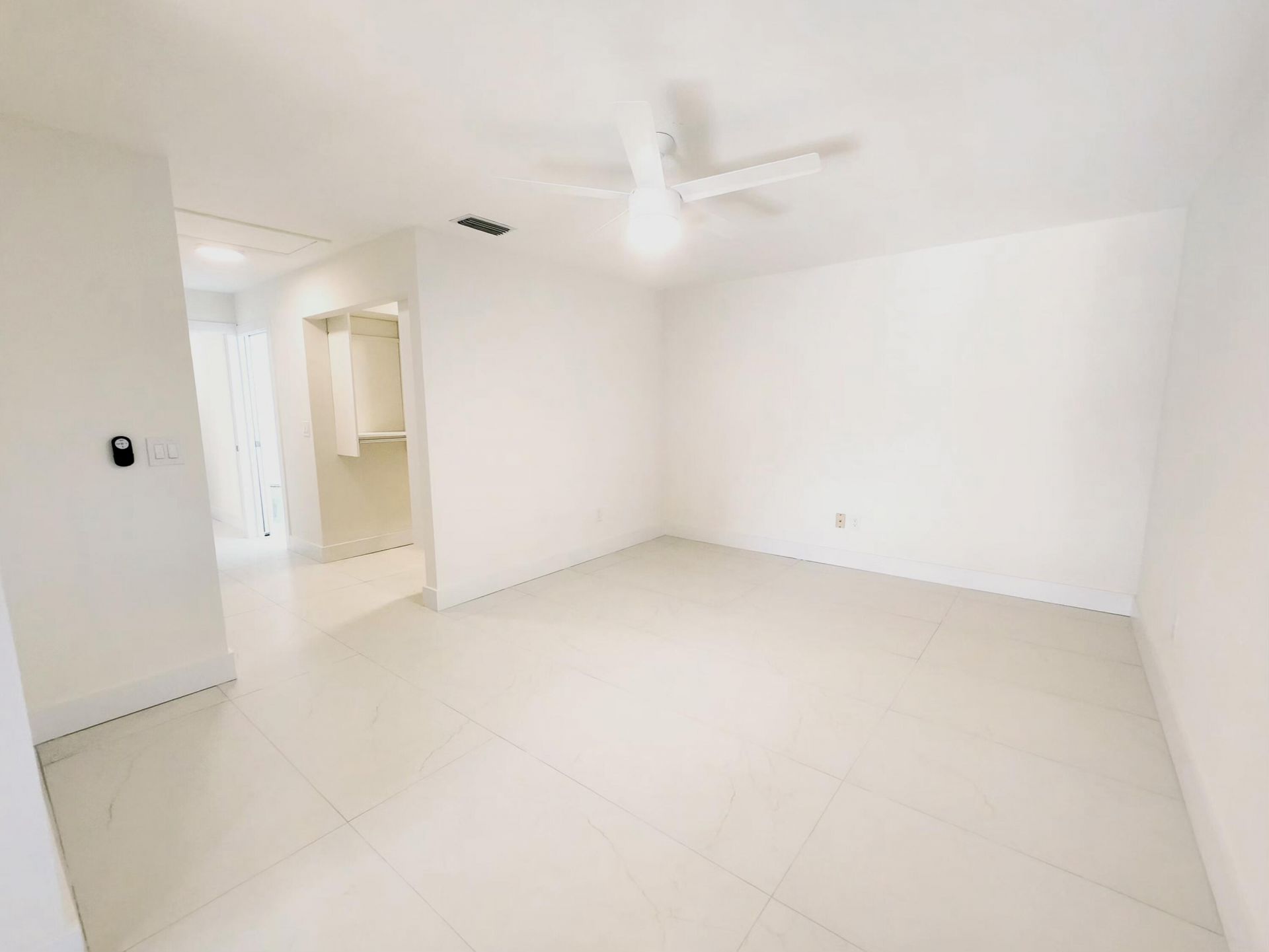 30 Pelican Pointe Drive, Unit 201, Delray Beach, FL 33483 Photo