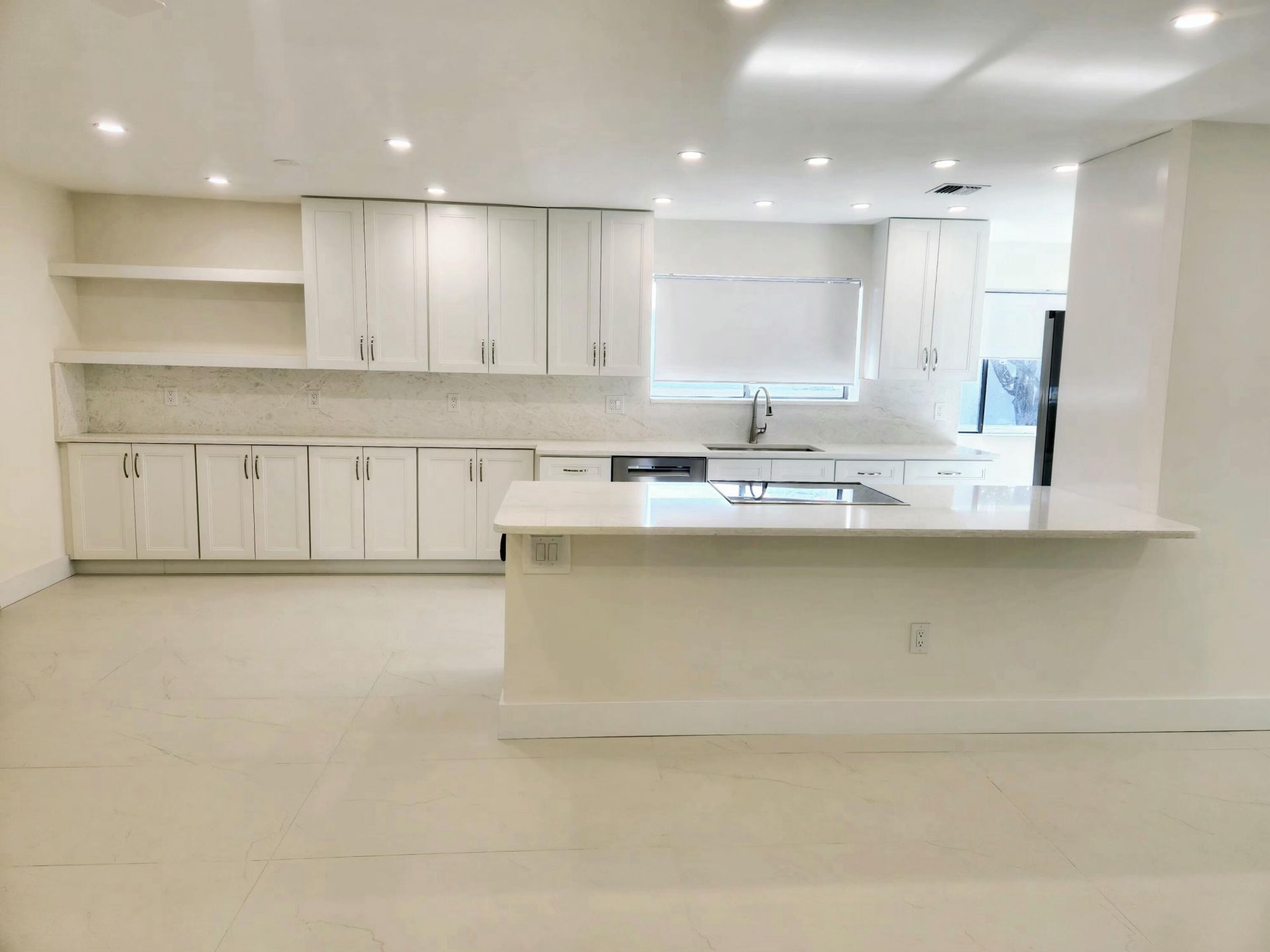 30 Pelican Pointe Drive, Unit 201, Delray Beach, FL 33483 Photo