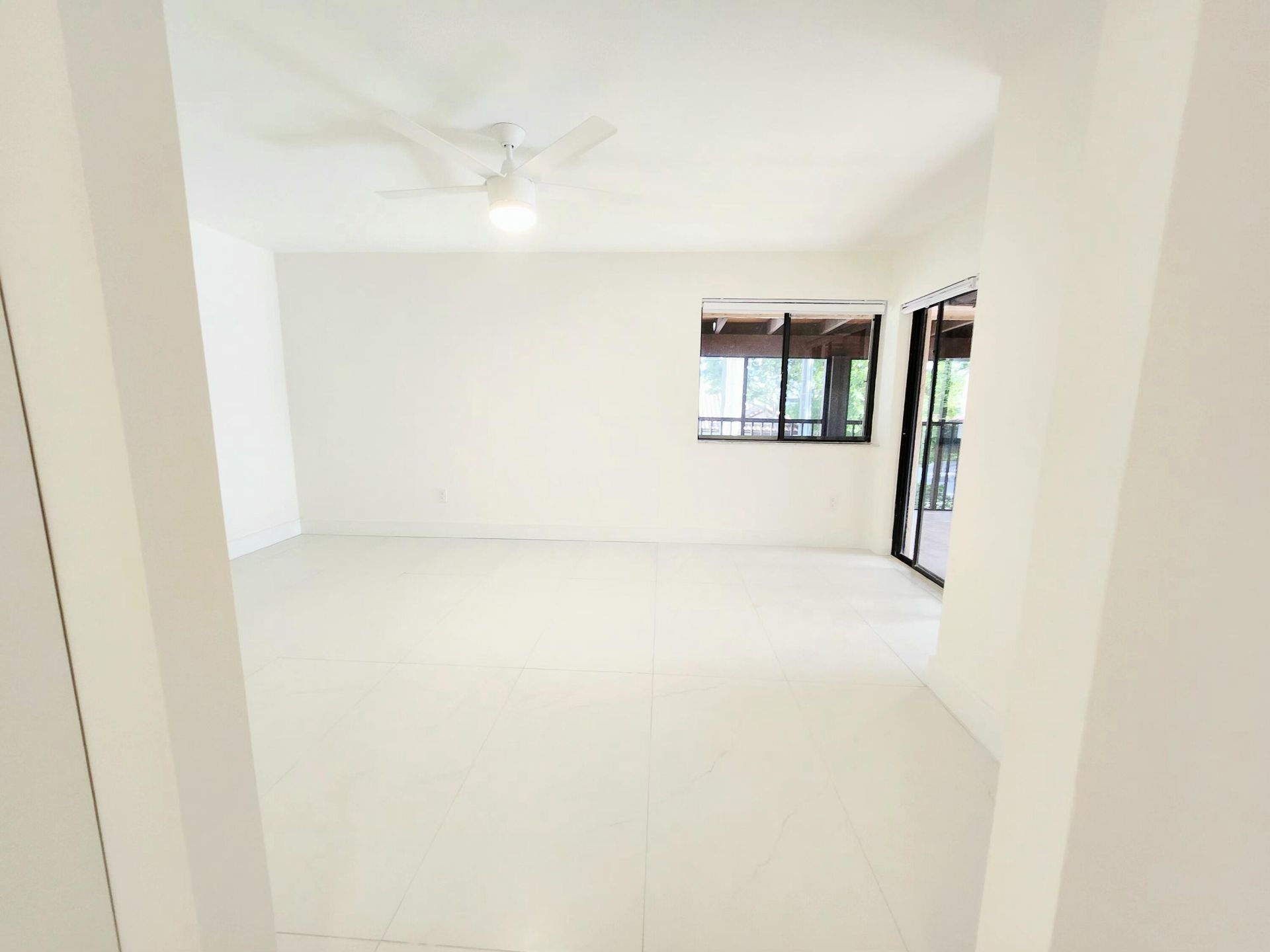 30 Pelican Pointe Drive, Unit 201, Delray Beach, FL 33483 Photo