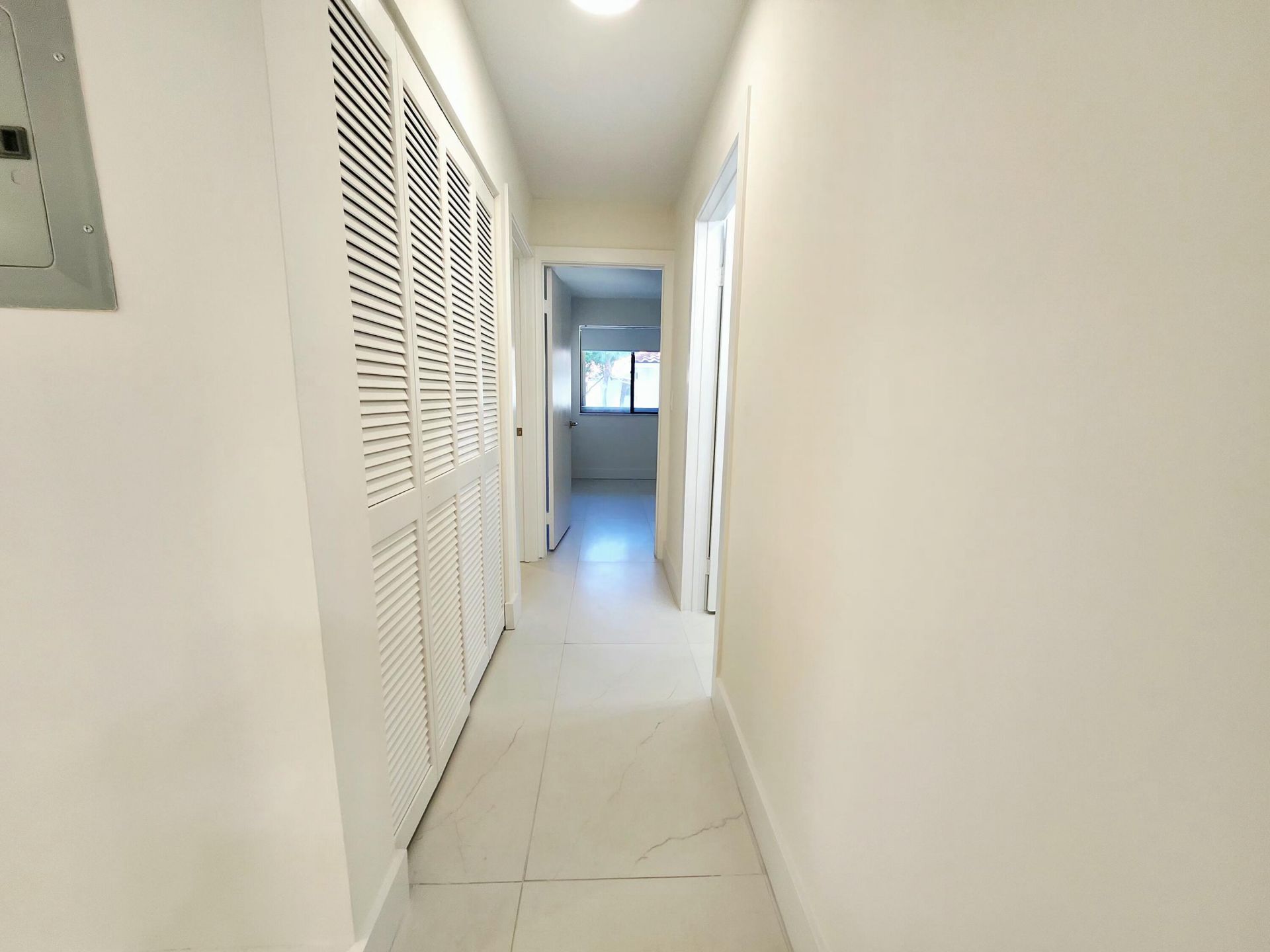 30 Pelican Pointe Drive, Unit 201, Delray Beach, FL 33483 Photo