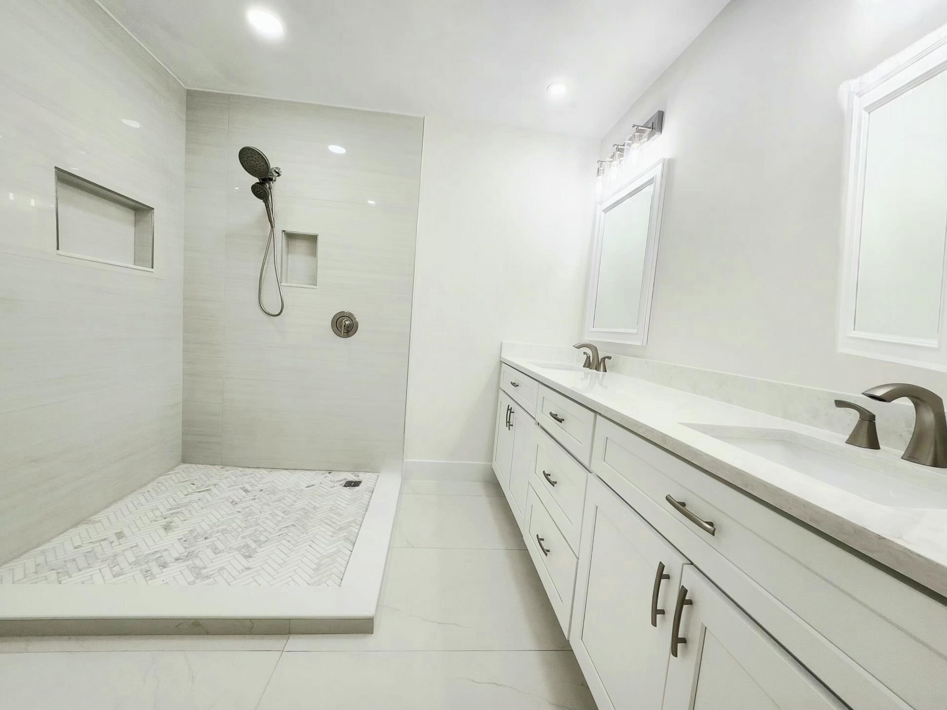 30 Pelican Pointe Drive, Unit 201, Delray Beach, FL 33483 Photo