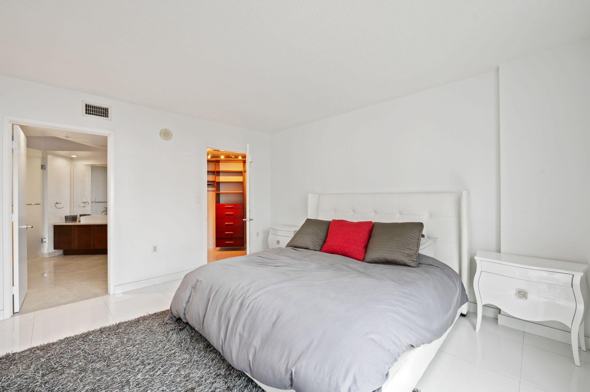 200 Sunny Isles Boulevard, Unit 2-806, Sunny Isles Beach, FL 33160 Photo