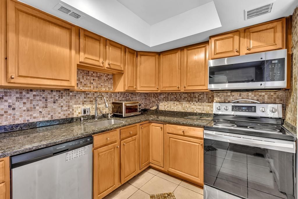 2950 N Palm Aire Drive, Unit 607, Pompano Beach, FL 33069 Photo