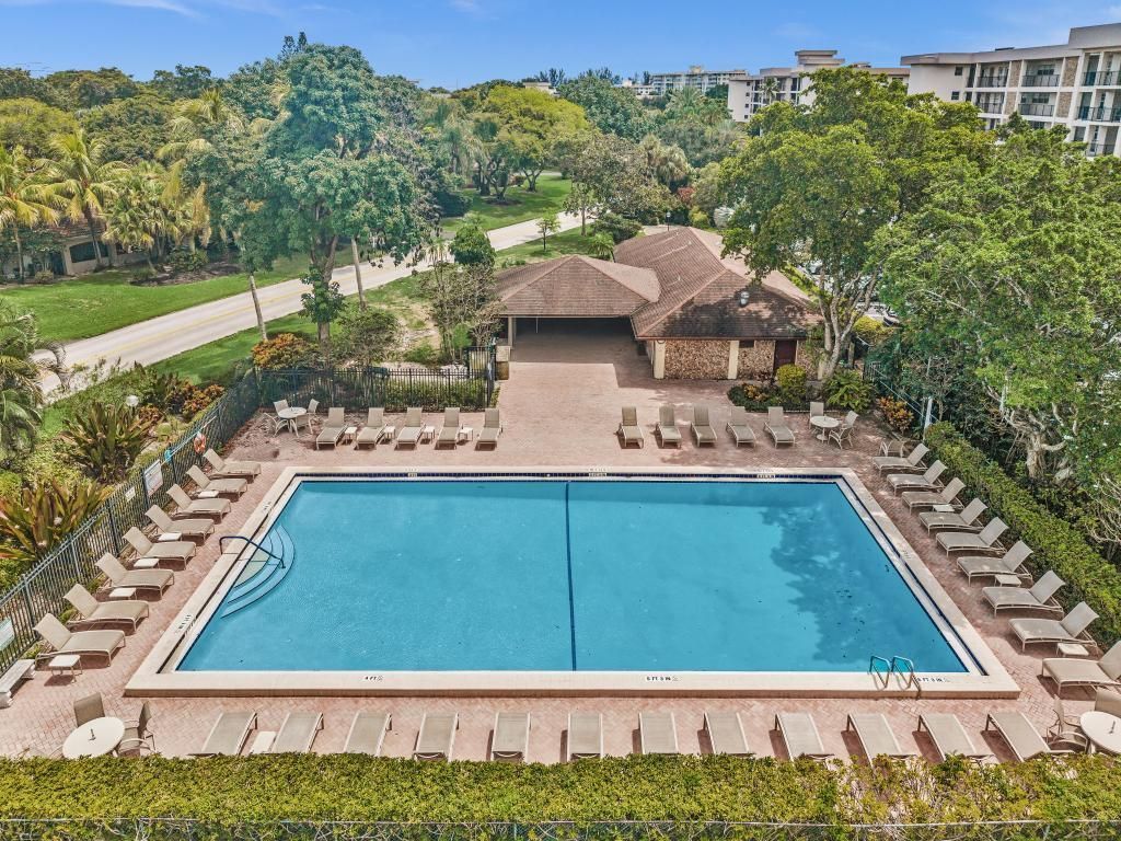 2950 N Palm Aire Drive, Unit 607, Pompano Beach, FL 33069 Photo