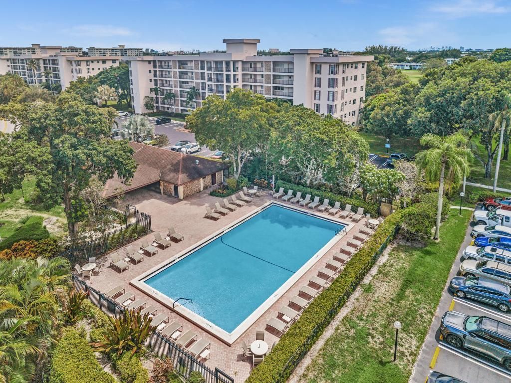 2950 N Palm Aire Drive, Unit 607, Pompano Beach, FL 33069 Photo