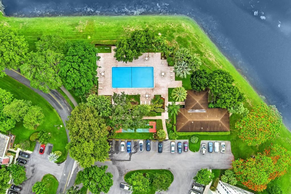 2950 N Palm Aire Drive, Unit 607, Pompano Beach, FL 33069 Photo
