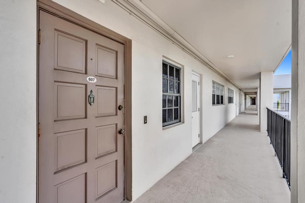 2950 N Palm Aire Drive, Unit 607, Pompano Beach, FL 33069 Photo
