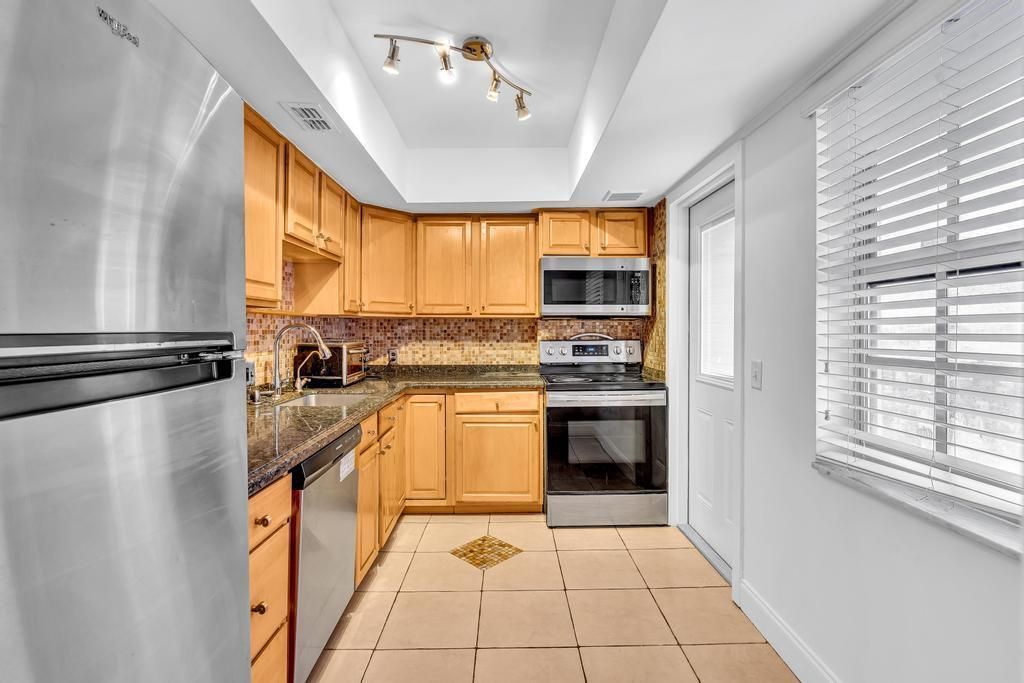 2950 N Palm Aire Drive, Unit 607, Pompano Beach, FL 33069 Photo