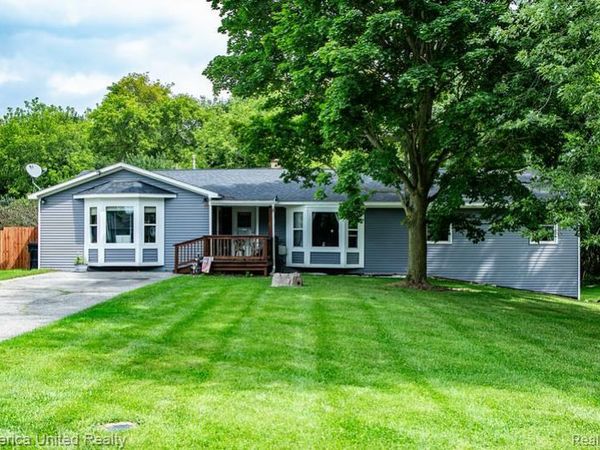 252 Pinewood Drive , Fowlerville Village, Mi 48836