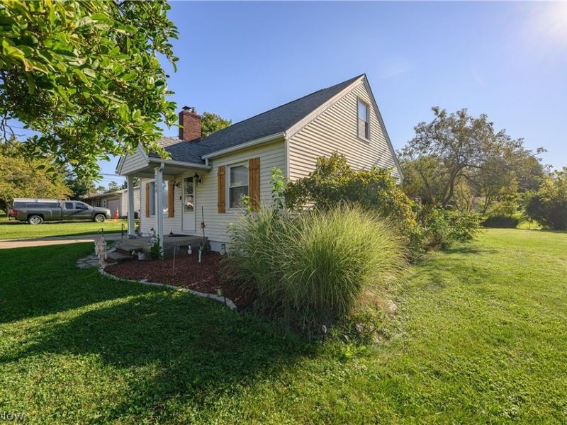 2380 Perry Drive SW, Canton, OH 44706 Photo 3