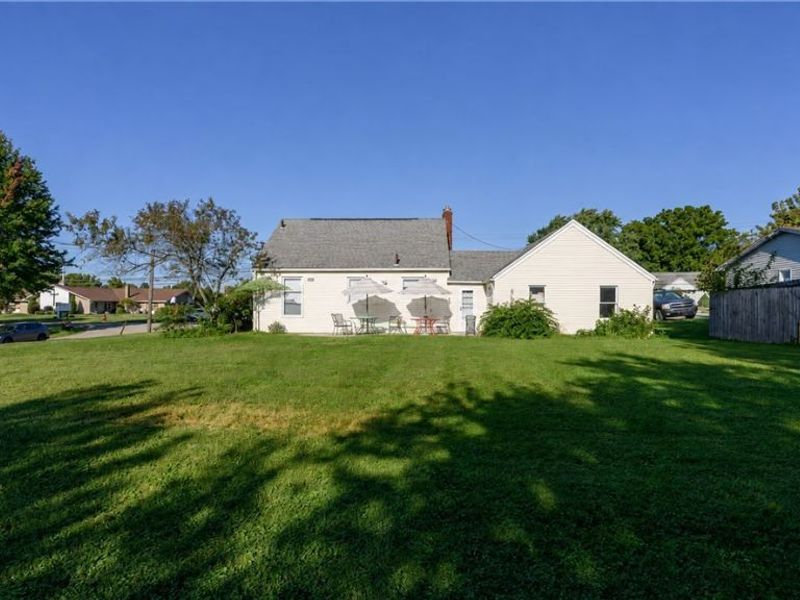 2380 Perry Drive SW, Canton, OH 44706 Photo 4