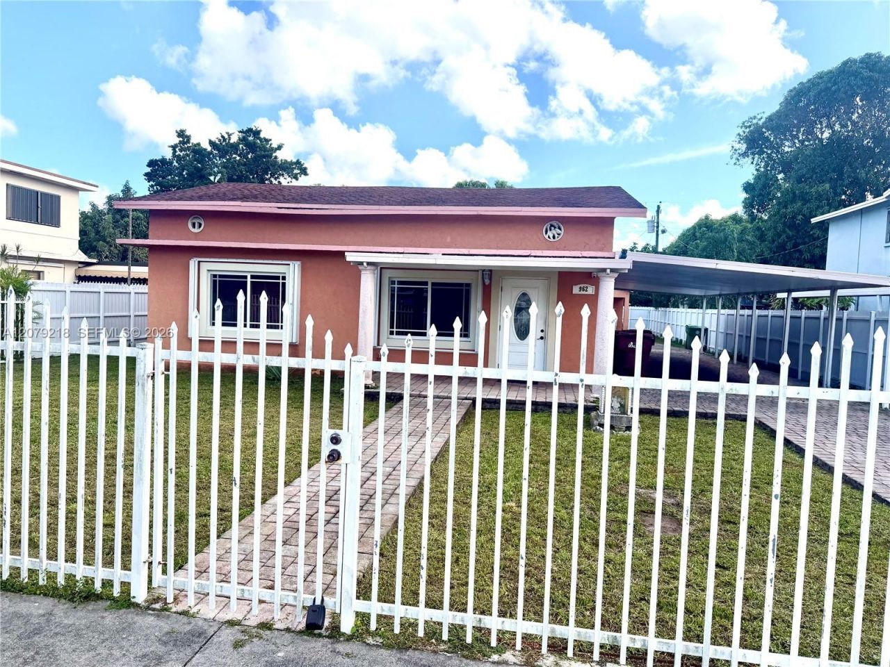 962 E 19th St, Hialeah, FL 33013 Photo