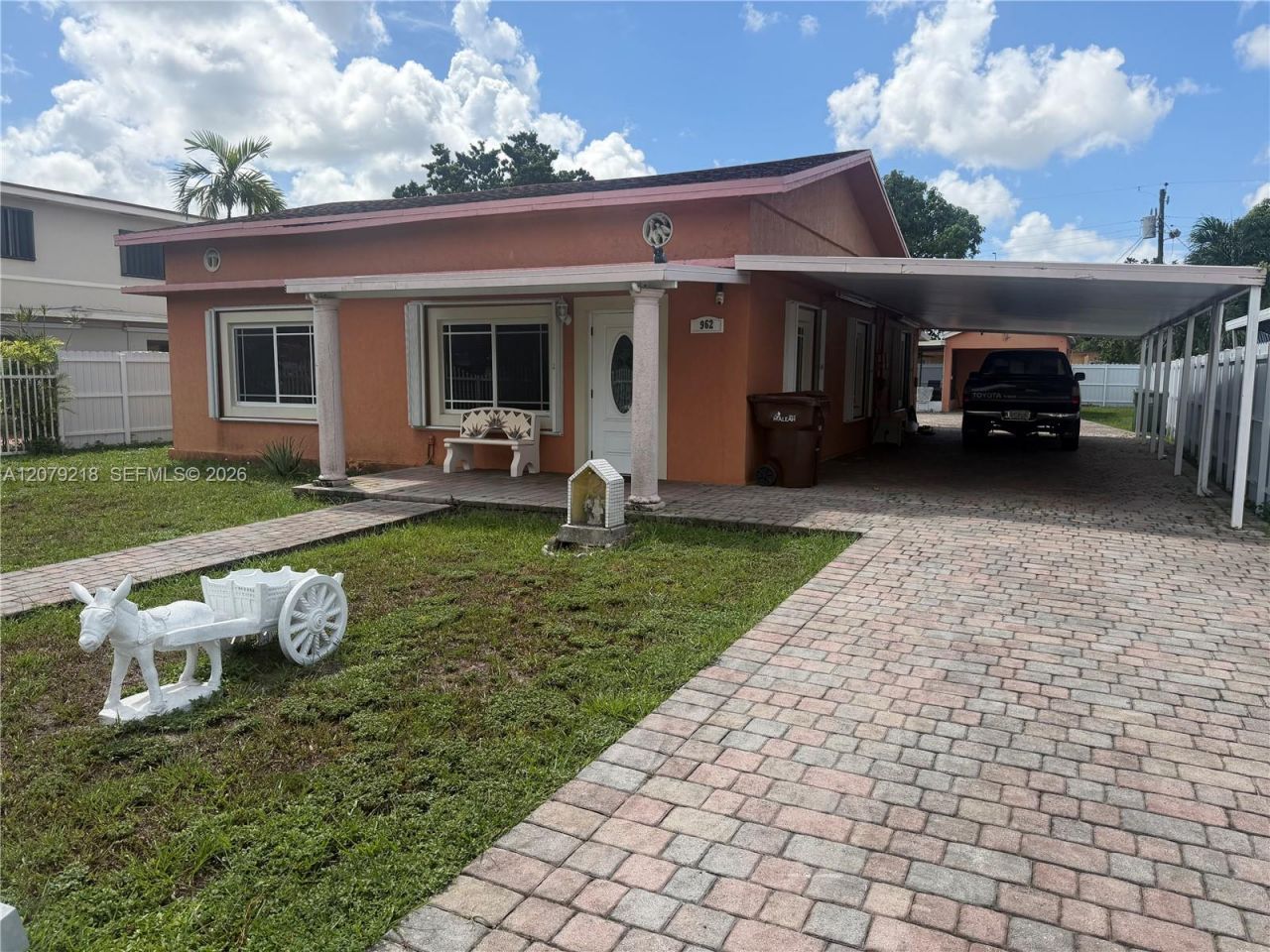 962 E 19th St, Hialeah, FL 33013 Photo