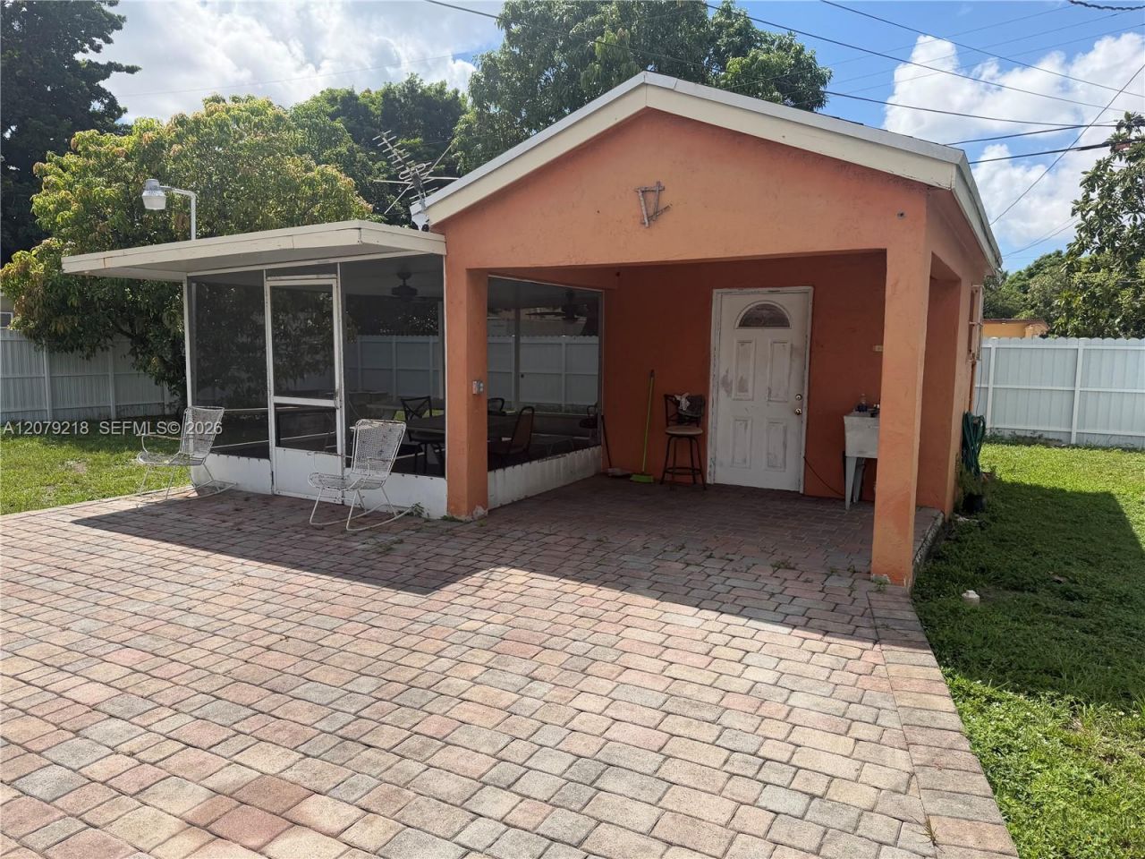 962 E 19th St , Hialeah, FL 33013 Photo