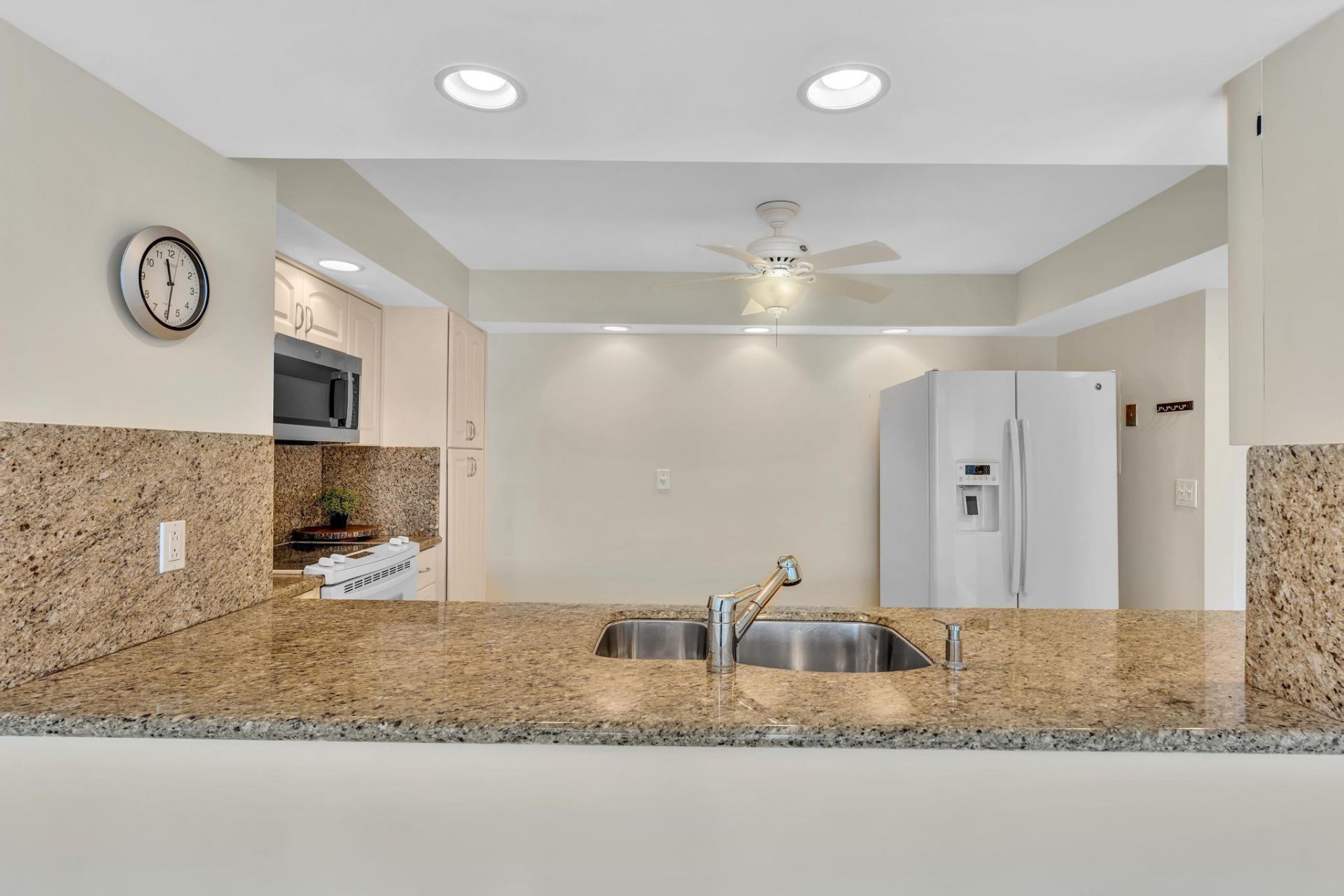 1150 Hillsboro Mile, Unit 914, Hillsboro Beach, FL 33062 Photo