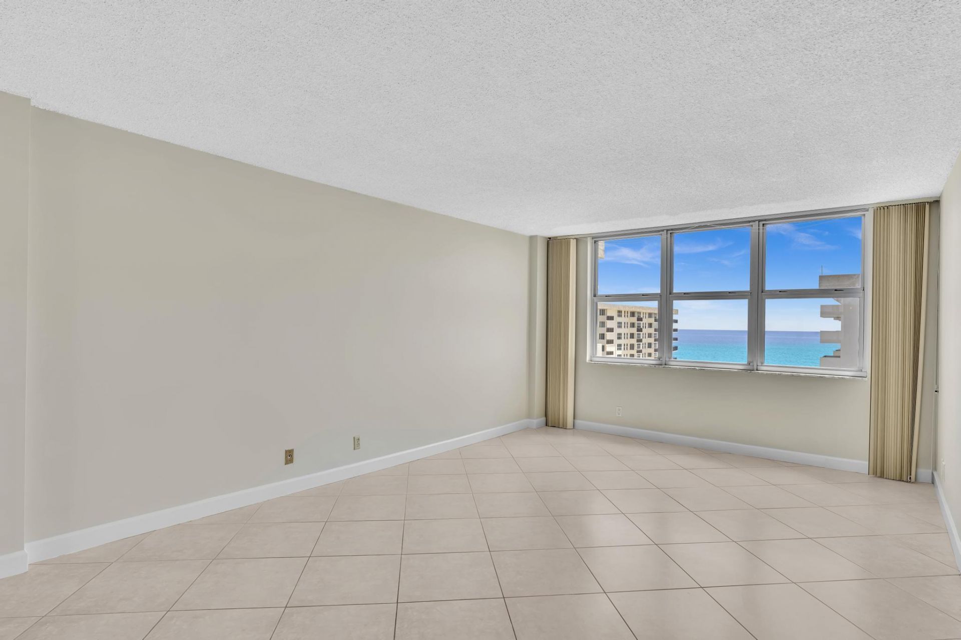 1150 Hillsboro Mile, Unit 914, Hillsboro Beach, FL 33062 Photo