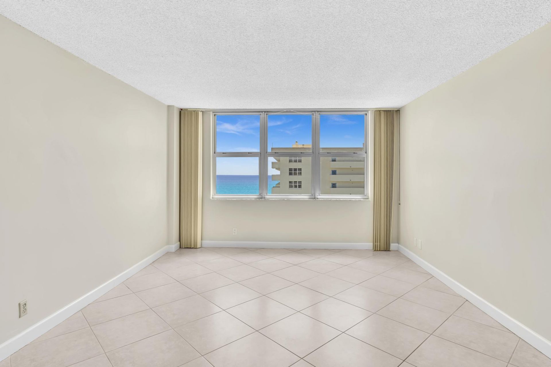 1150 Hillsboro Mile, Unit 914, Hillsboro Beach, FL 33062 Photo