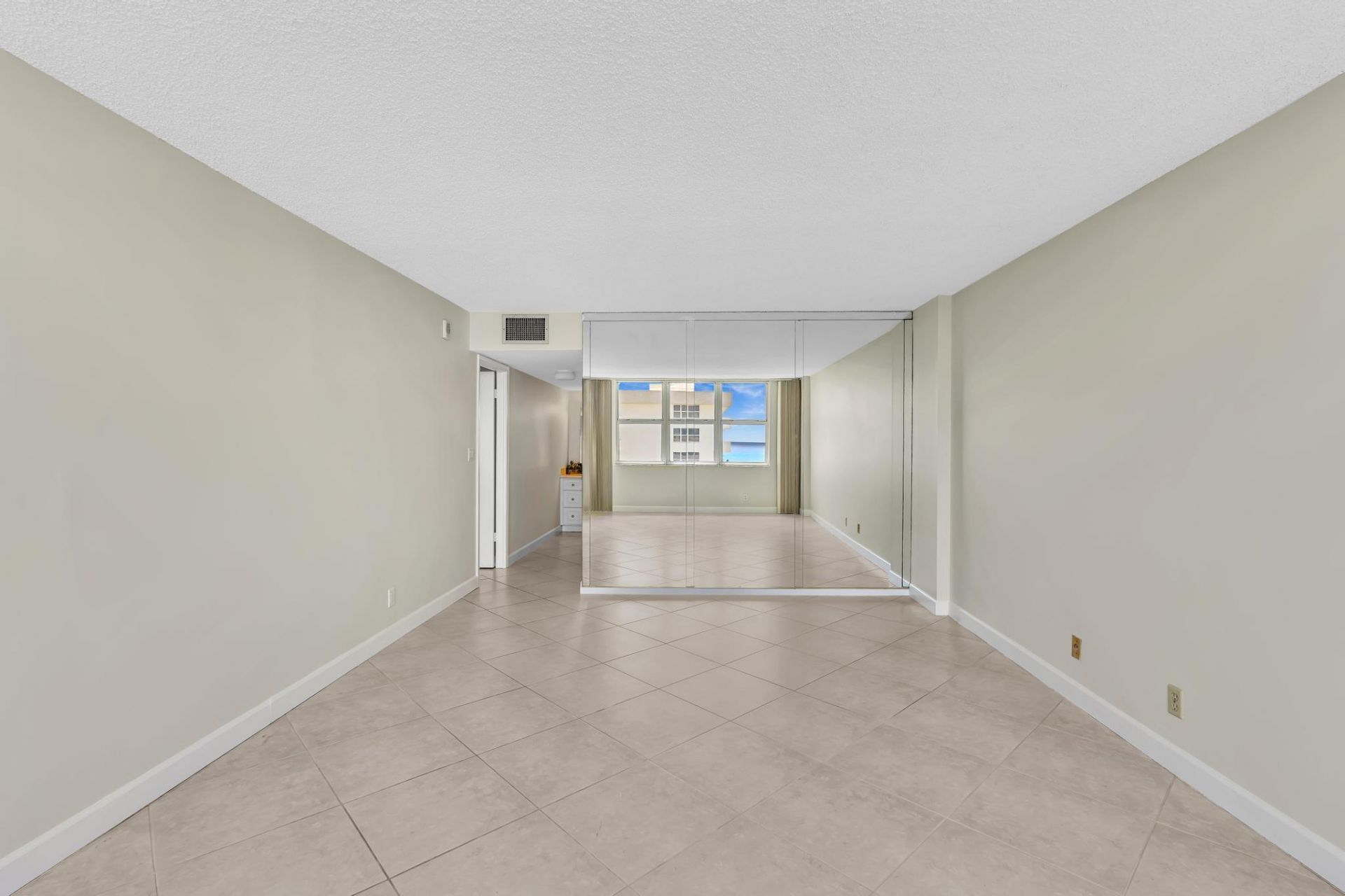 1150 Hillsboro Mile, Unit 914, Hillsboro Beach, FL 33062 Photo
