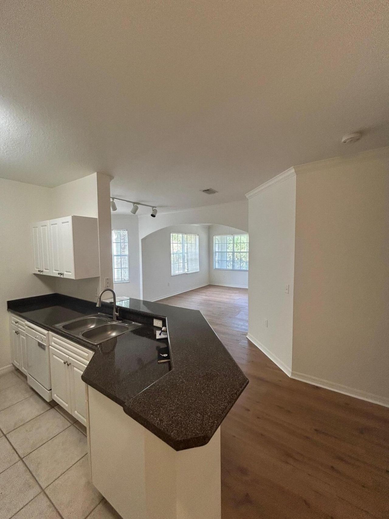272 SE Kitching Circle, Stuart, FL 34994 Photo