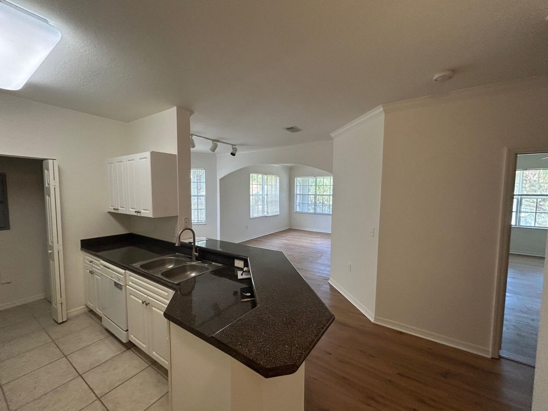 272 SE Kitching Circle, Stuart, FL 34994 Photo